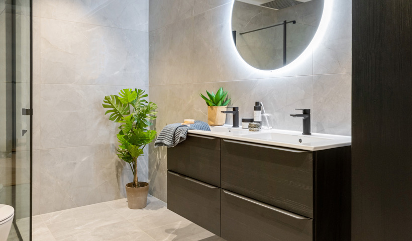 Bad og små byggeoppdrag